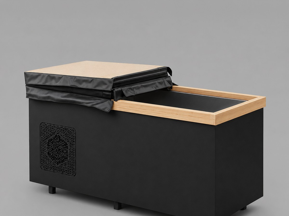 Siberian Cold Plunge with built-in chiller and insulated lid