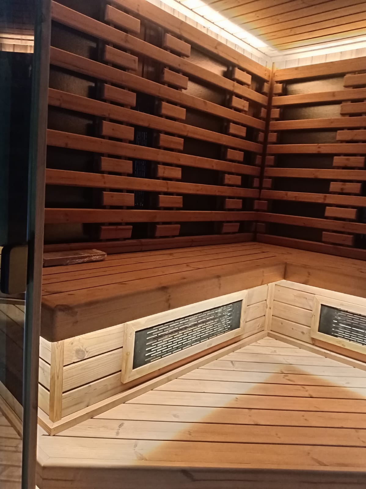 Premium outdoor hybrid sauna with salt lamp strip